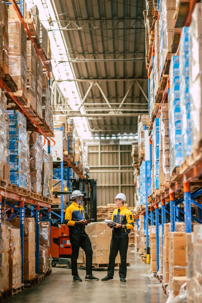Warehouse,Workers,Working,Together,,Staff,Inventory,Employee,Team,In,Duty